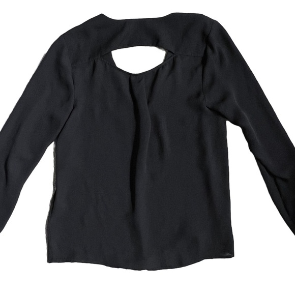 GUESS BLACK LONG SLEEVE BLOUSE TO WITH RUFFLES AND CUTOUT SIZE SMALL - Picture 2 of 5